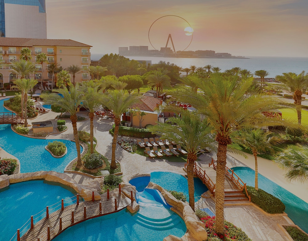 The Ritz-Carlton, Dubai — вид курорта