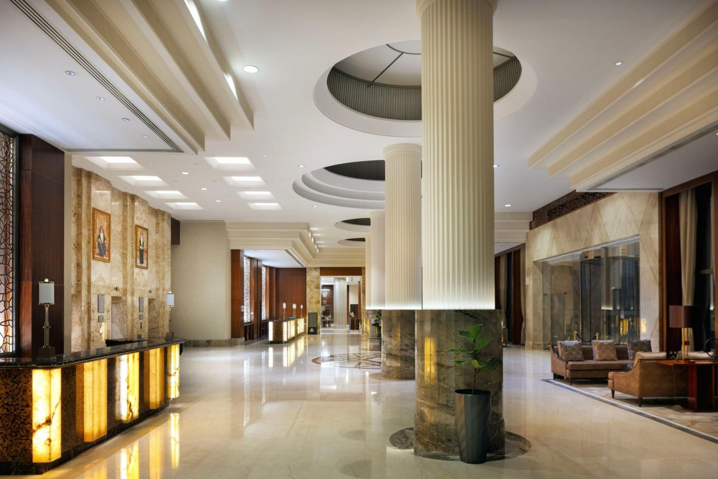 Sheraton Oman Hotel — снимок 26