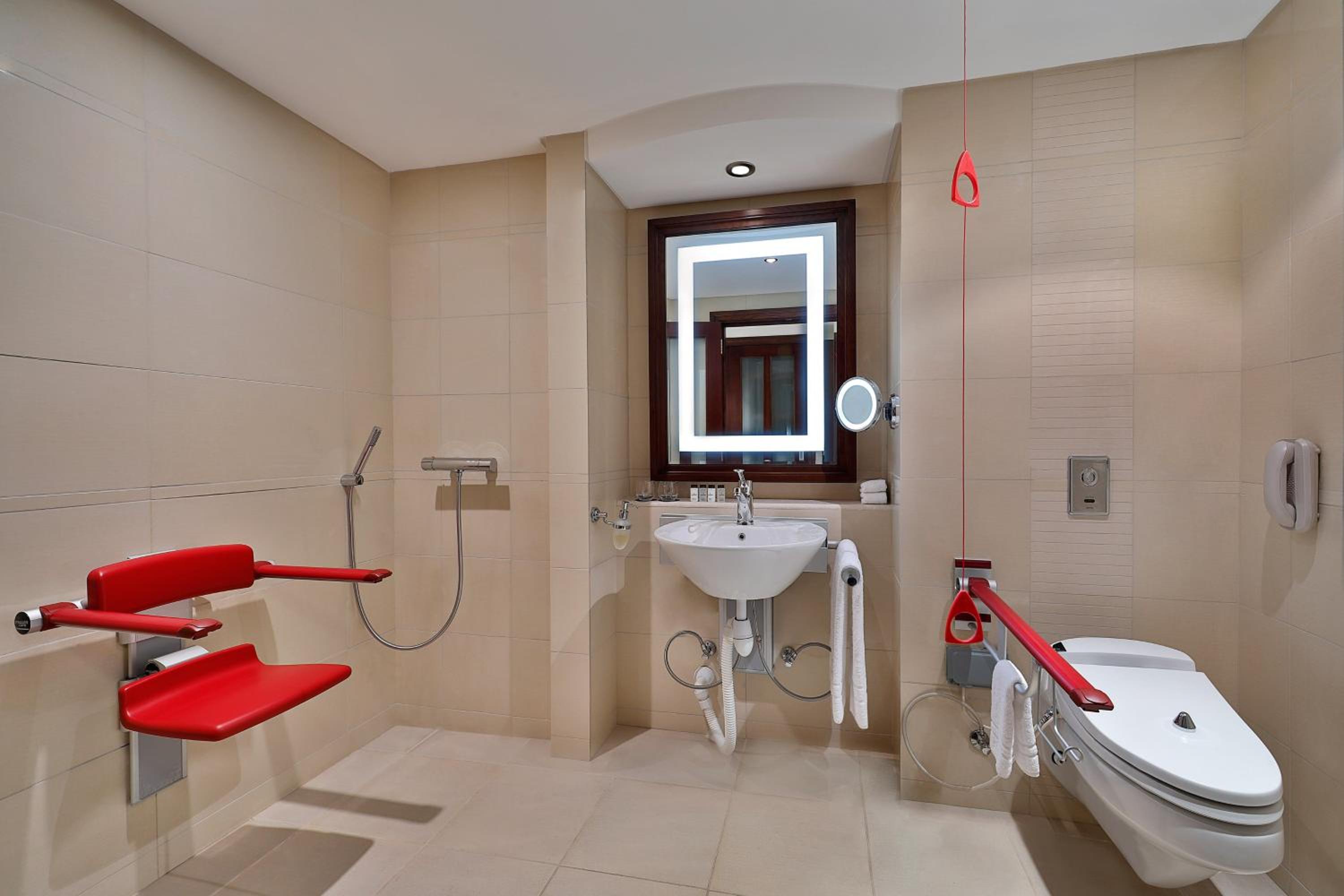 Sheraton Oman Hotel — снимок 7