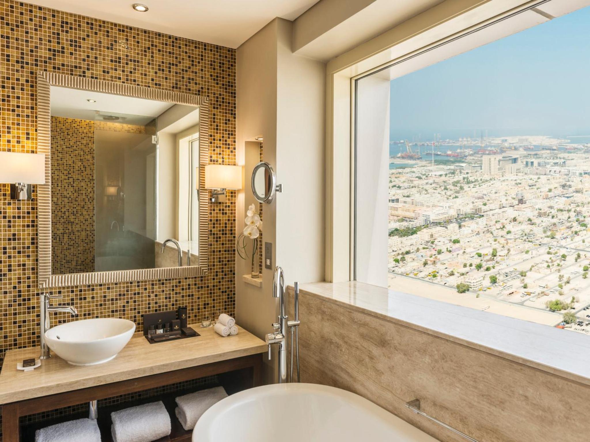 The Tower Plaza Hotel — снимок 14
