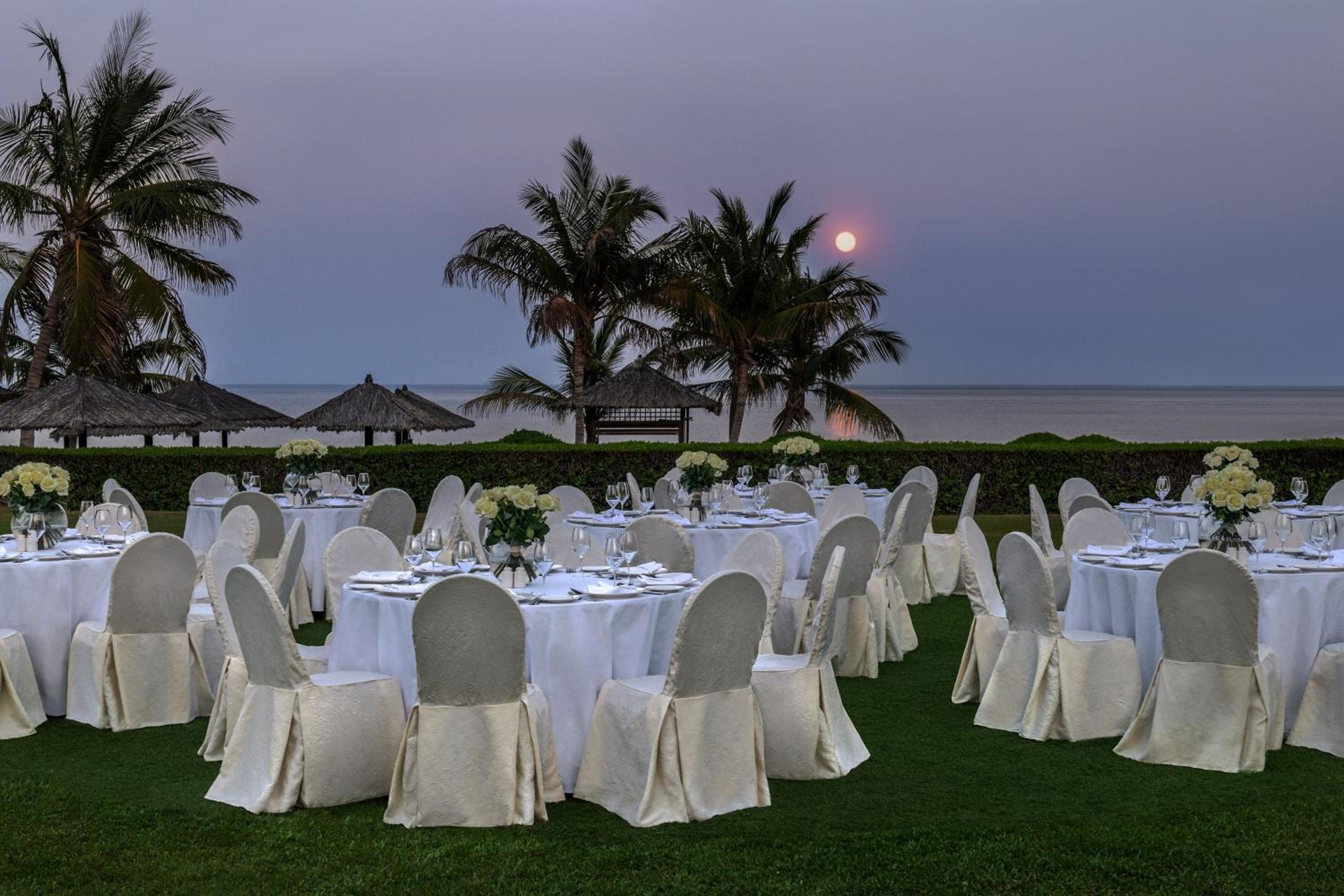 Le Meridien Al Aqah Beach Resort — снимок 20