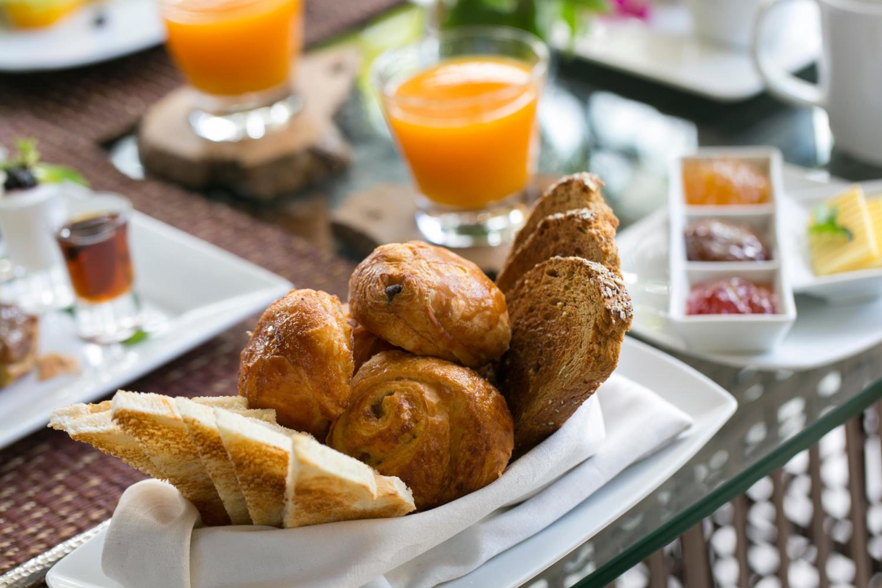 Dhevatara Beach Hotel — снимок 23