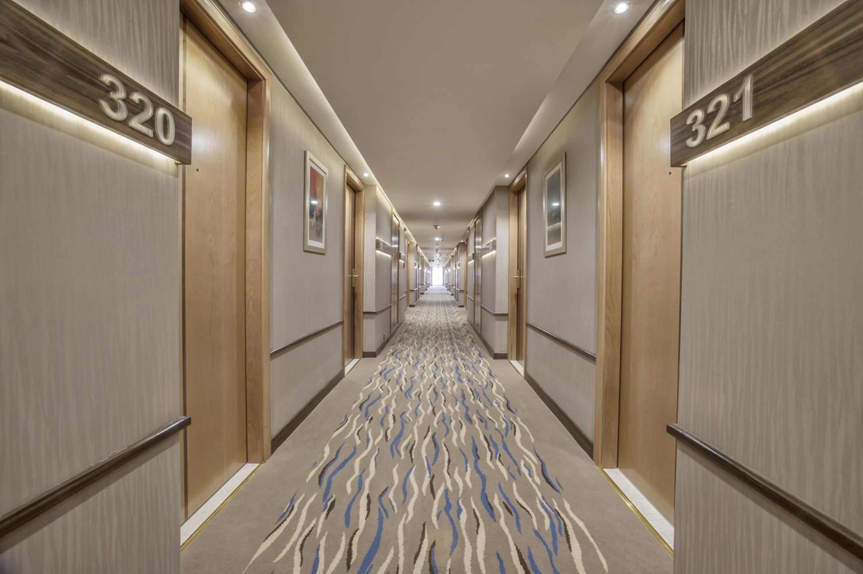 Golden Tulip Bahrain — снимок 11