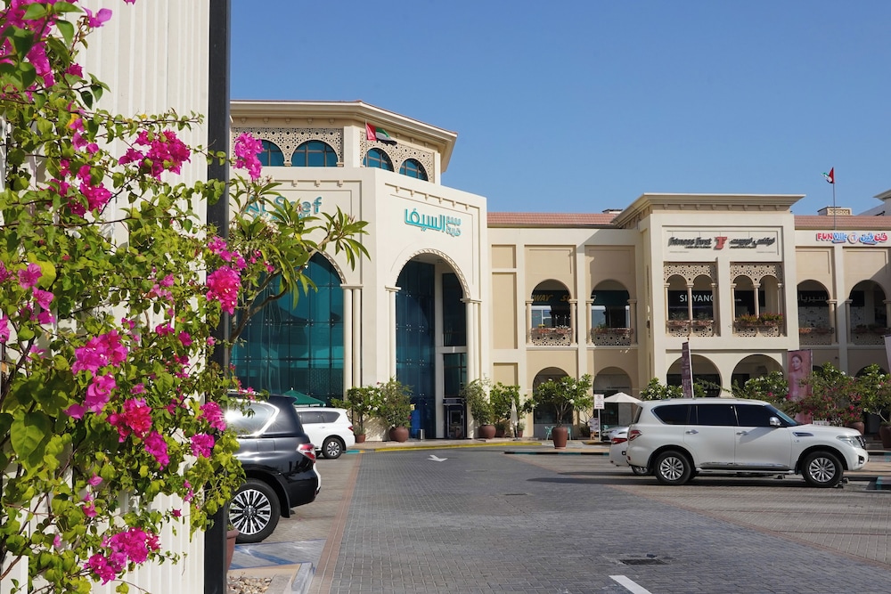 Andalus Al Seef Resort — вид курорта