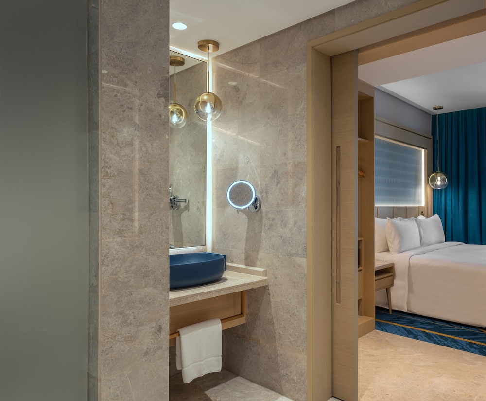 Avani Muscat Hotel & Suites — снимок 12