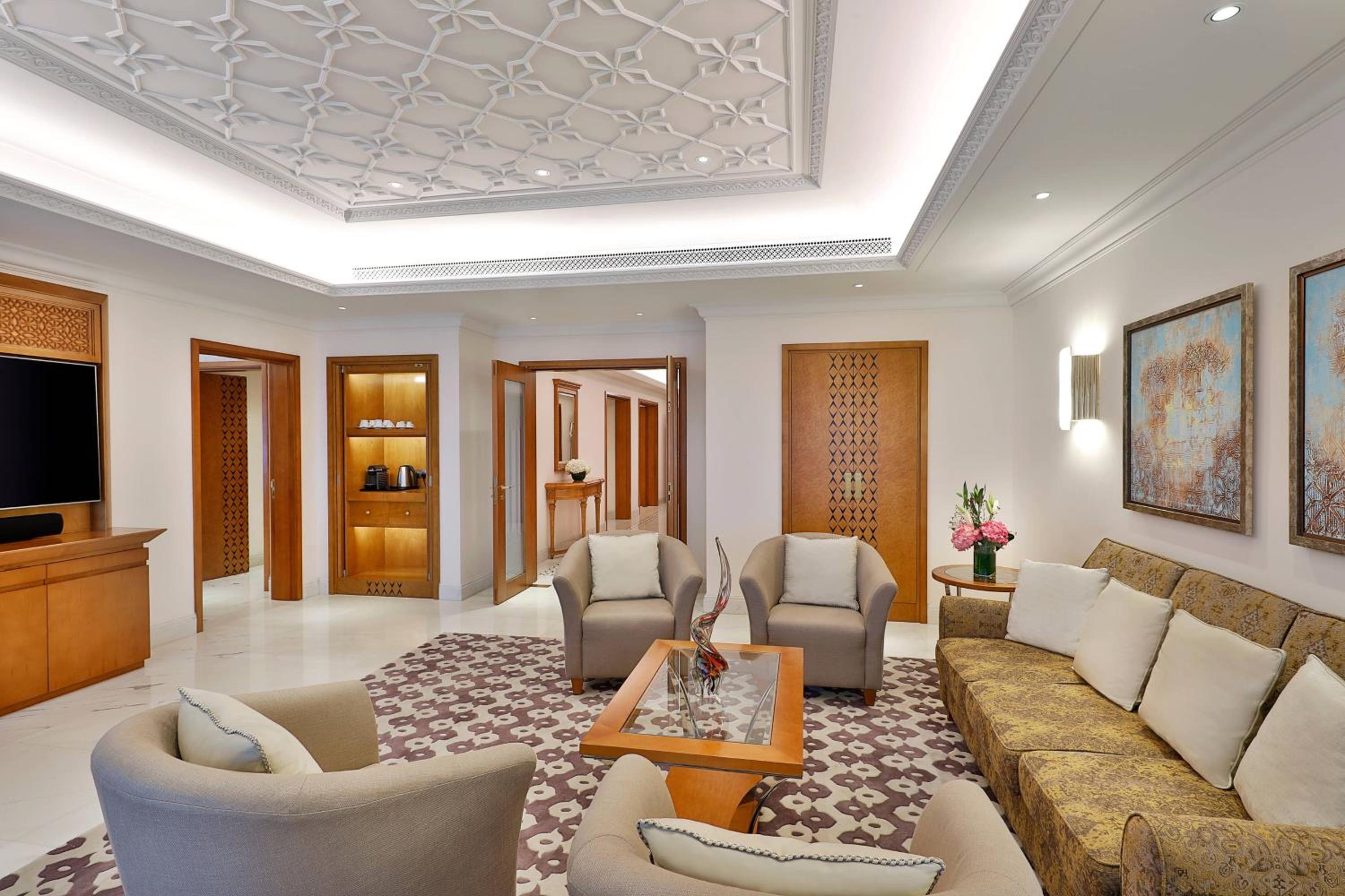 Al Bustan Palace, a Ritz-Carlton Hotel — снимок 14