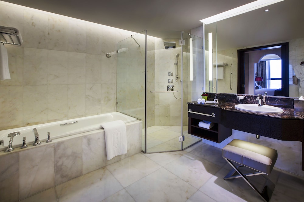 Bab Al Qasr Hotel — снимок 25