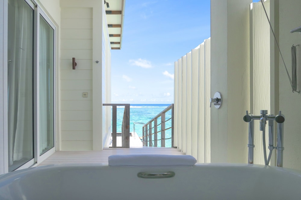 Holiday Inn Resort Kandooma Maldives — снимок 10