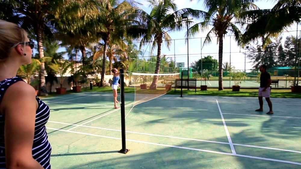 Hulhule Island Hotel — снимок 28