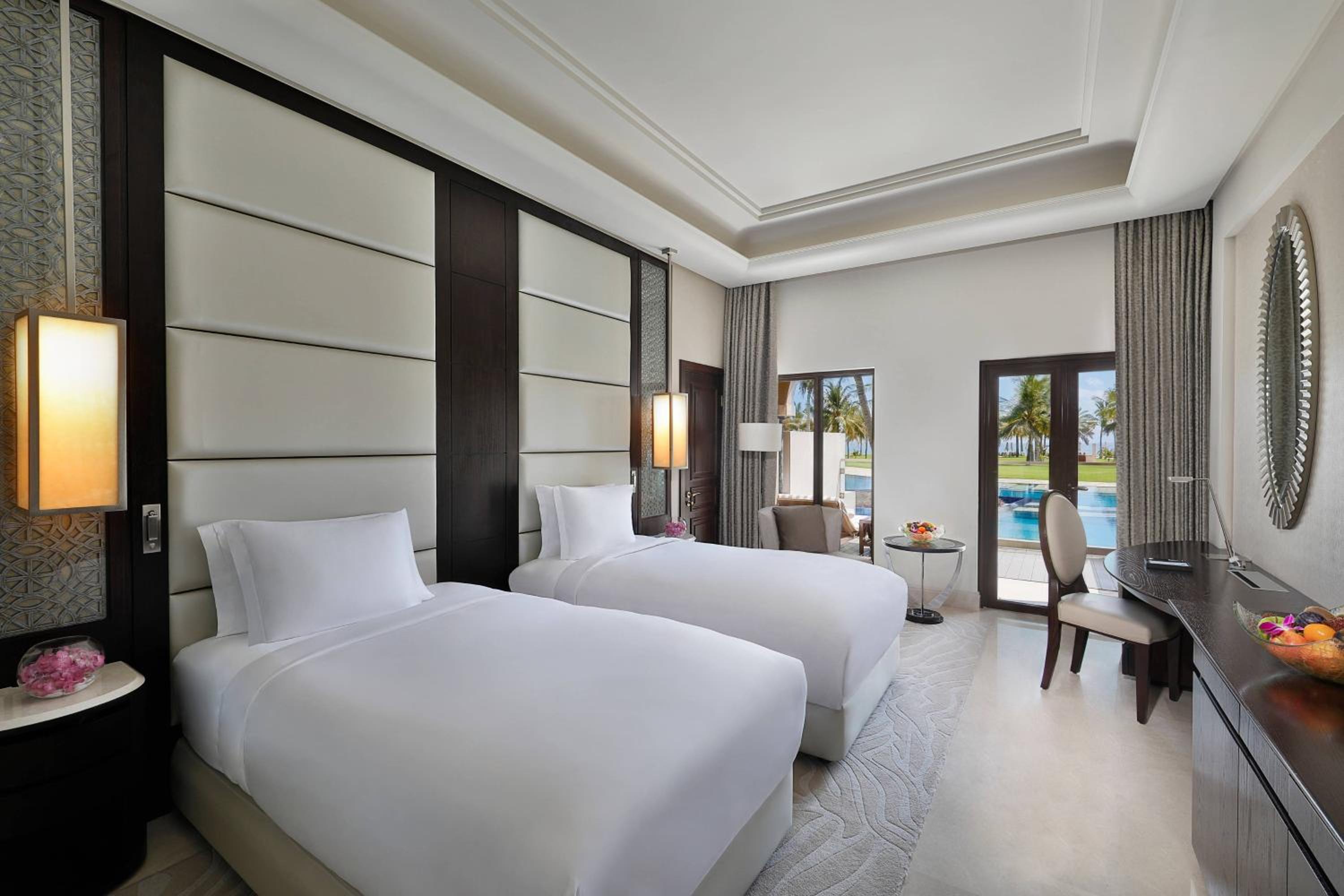 Al Bustan Palace, a Ritz-Carlton Hotel — снимок 30