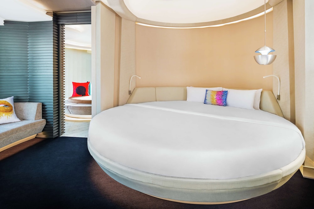 V Hotel Dubai, Curio Collection by Hilton — снимок 10