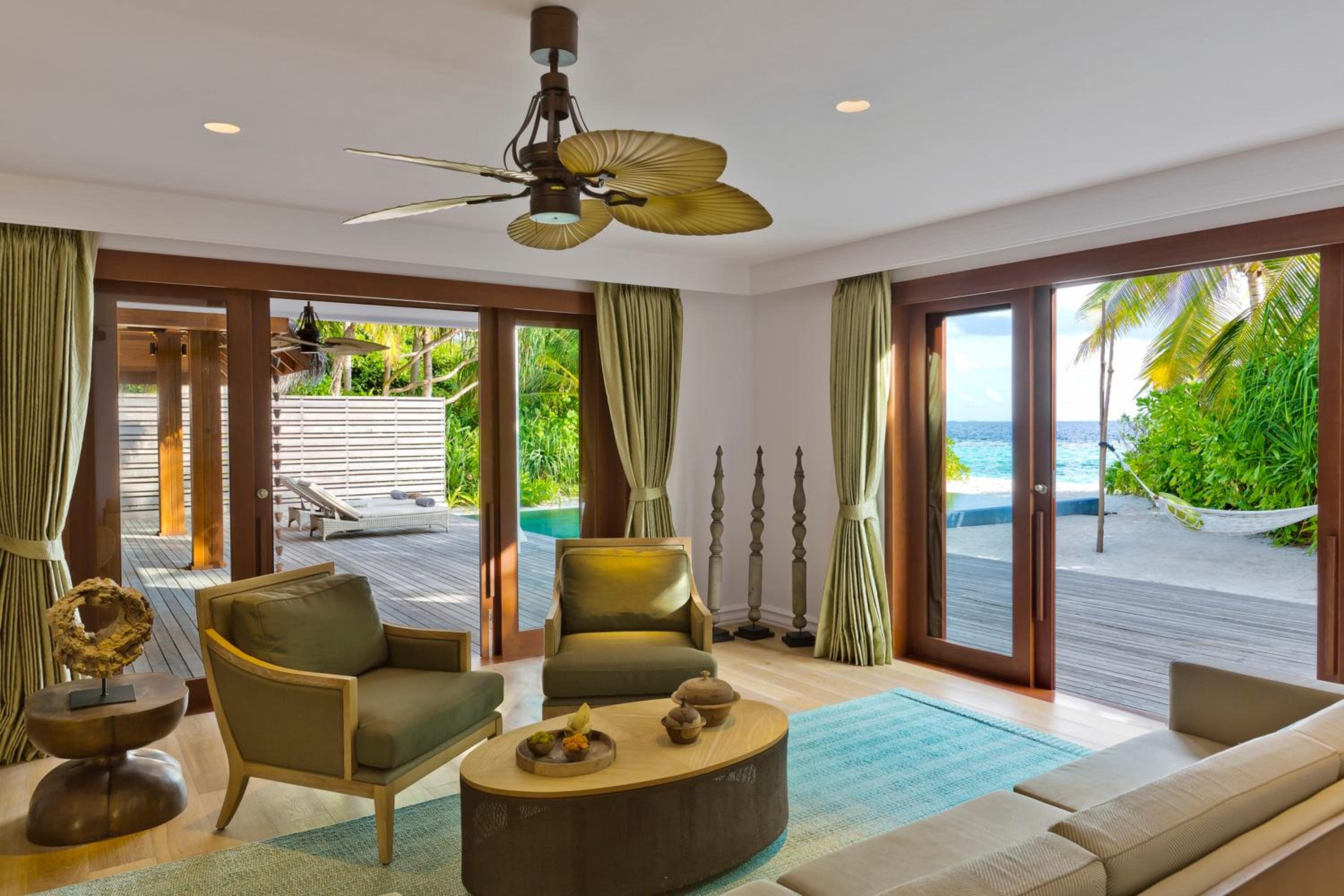 Dusit Thani Maldives — снимок 18
