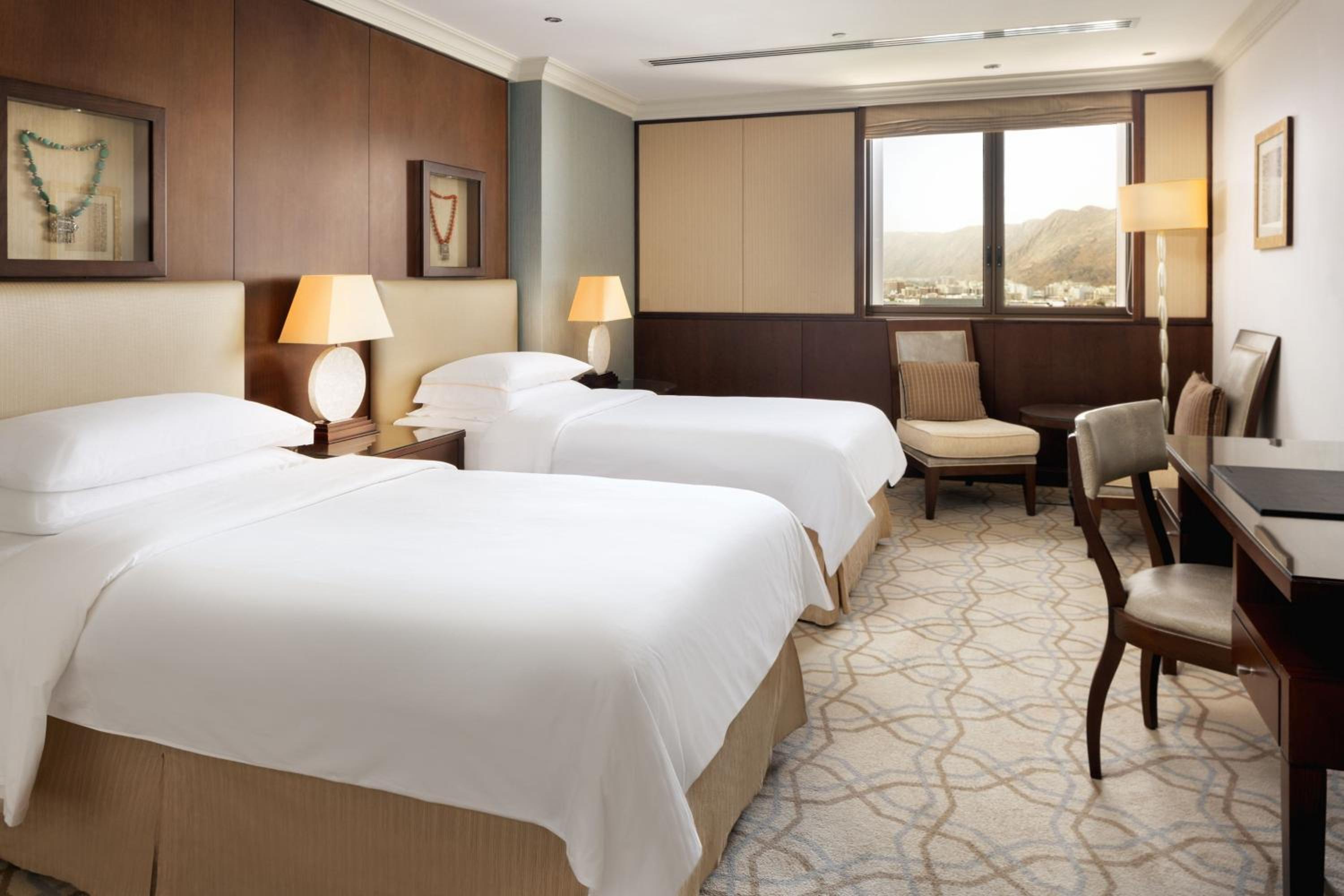 Sheraton Oman Hotel — снимок 25
