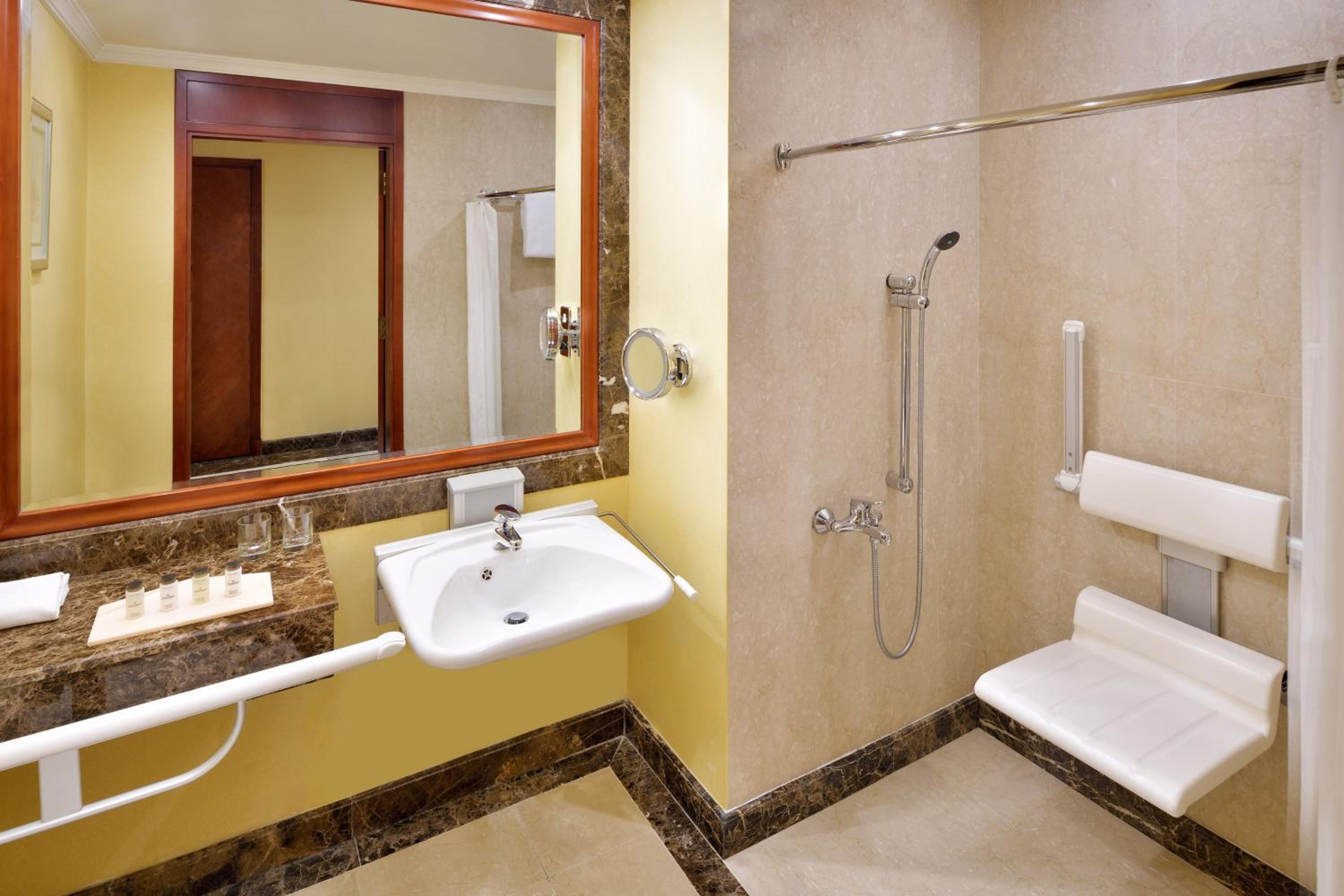 Sheraton Dammam Hotel & Convention Centre — снимок 17