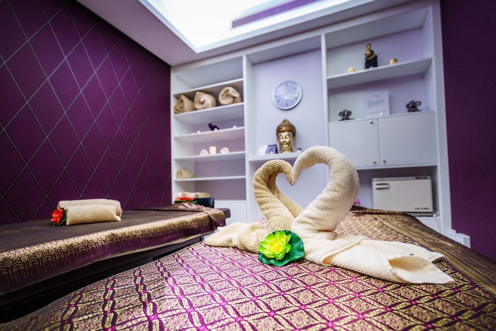 The Grove Hotel & Conference Centre — снимок 10