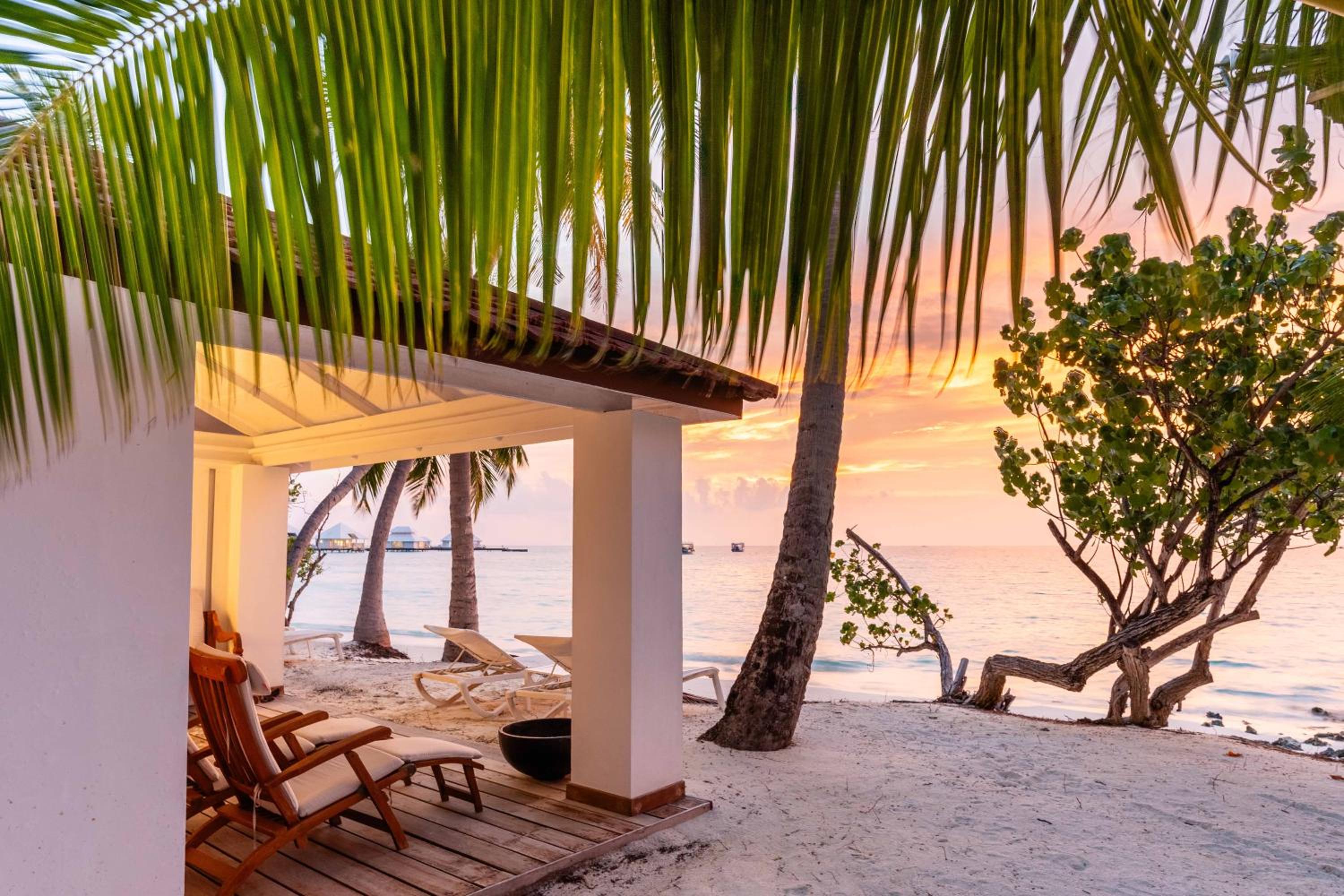 Diamonds Athuruga Beach & Water Villas — вид курорта