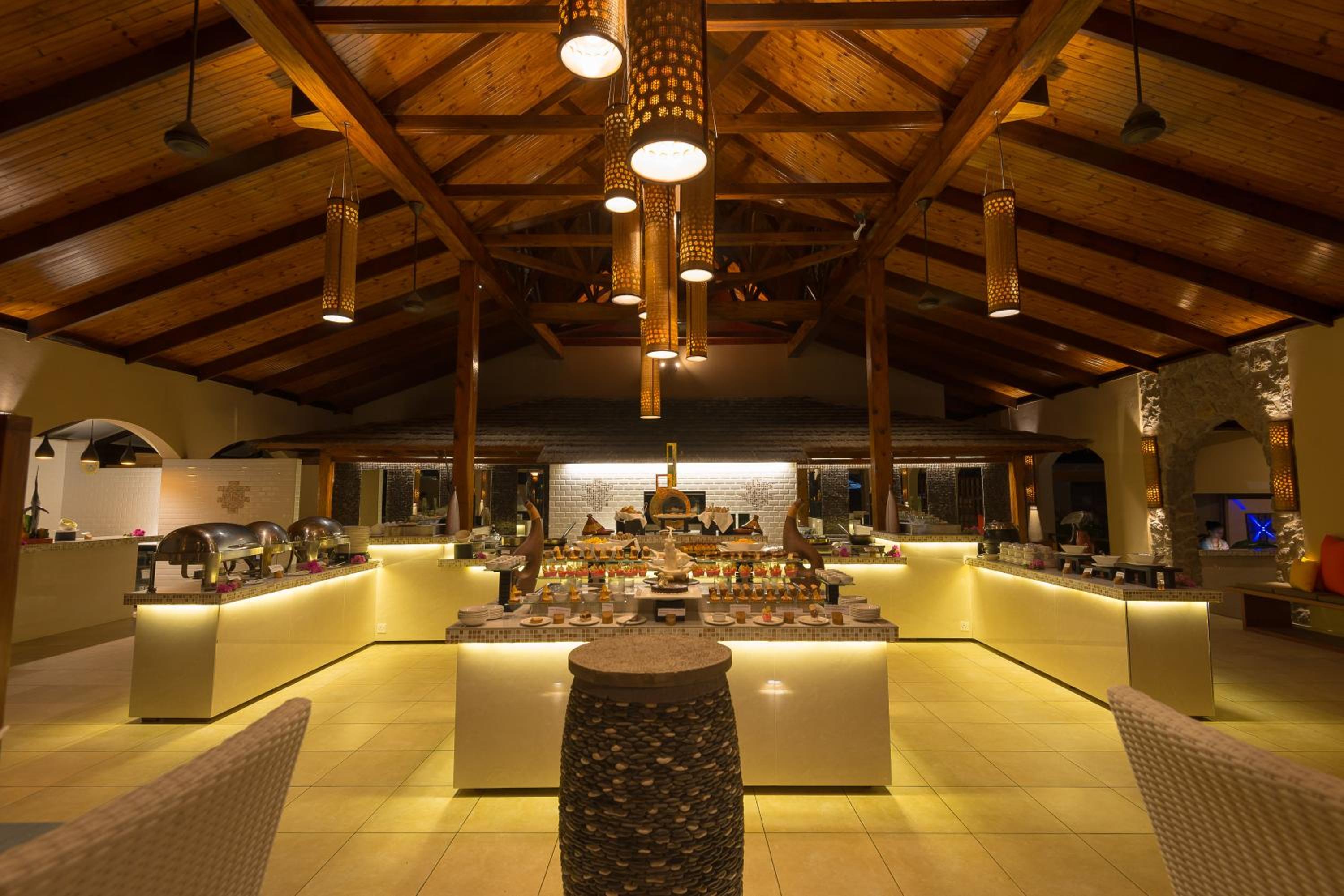 Coco de Mer Hotel and Black Parrot Suites — снимок 9