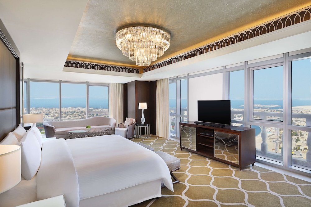 Hilton Dubai Al Habtoor City — снимок 12