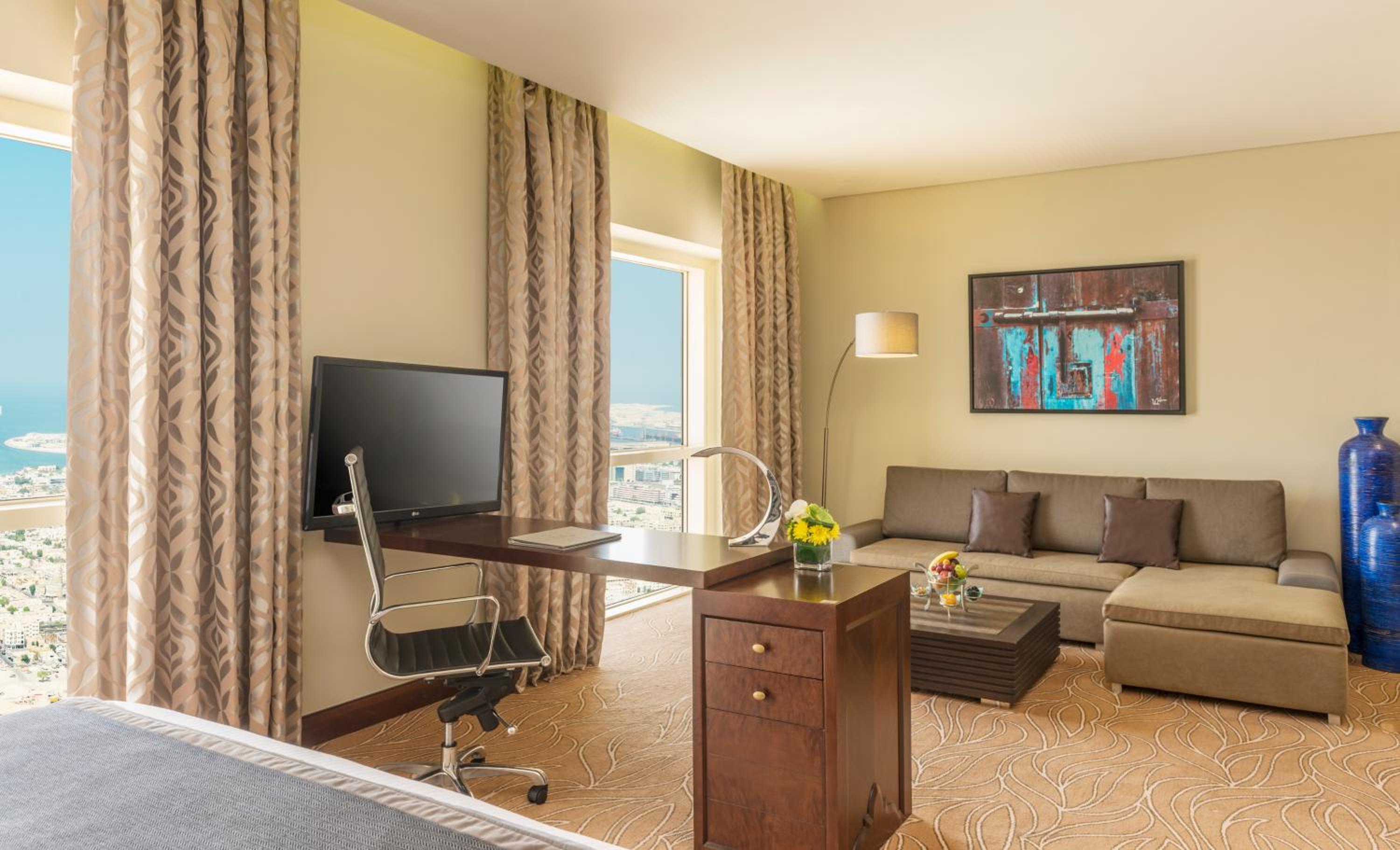 The Tower Plaza Hotel — снимок 12