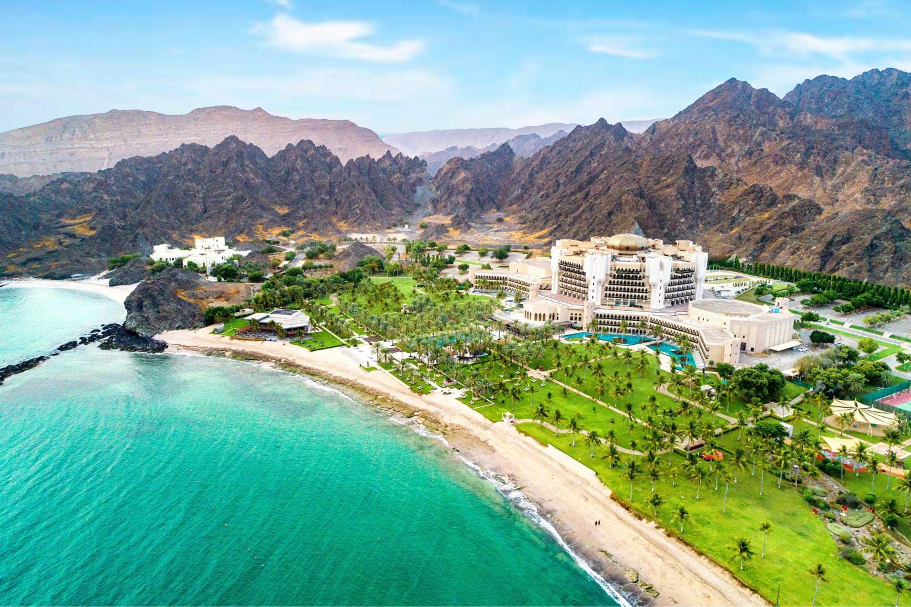 Al Bustan Palace, a Ritz-Carlton Hotel — снимок 13