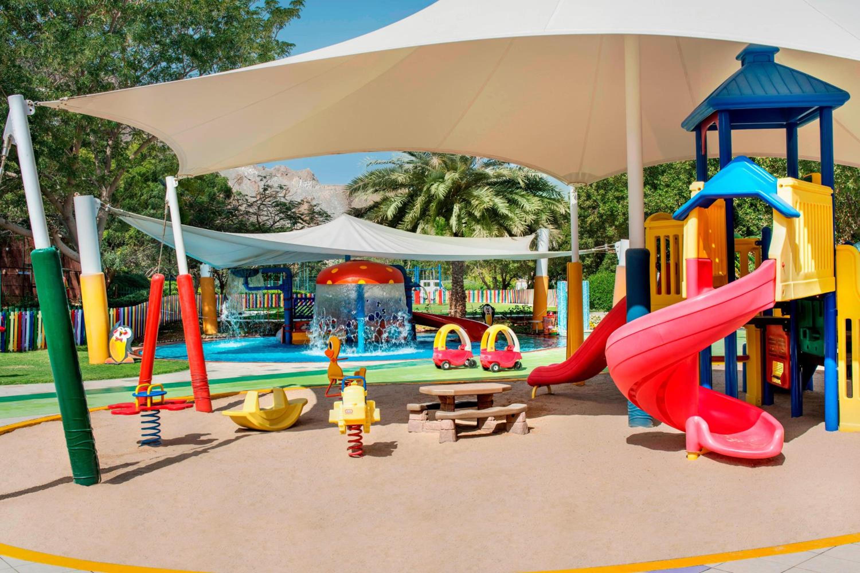 Le Meridien Al Aqah Beach Resort — снимок 13