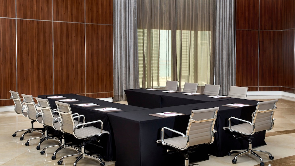 Crowne Plaza Doha West Bay, an IHG Hotel — снимок 16