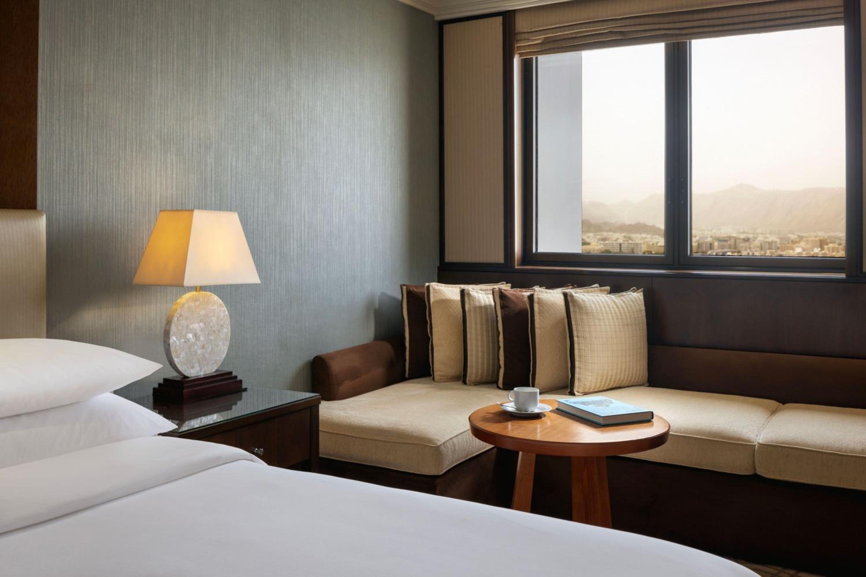 Sheraton Oman Hotel — снимок 5