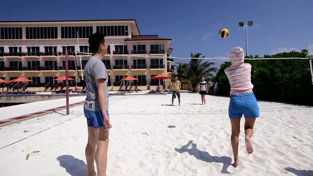 Hulhule Island Hotel — снимок 30