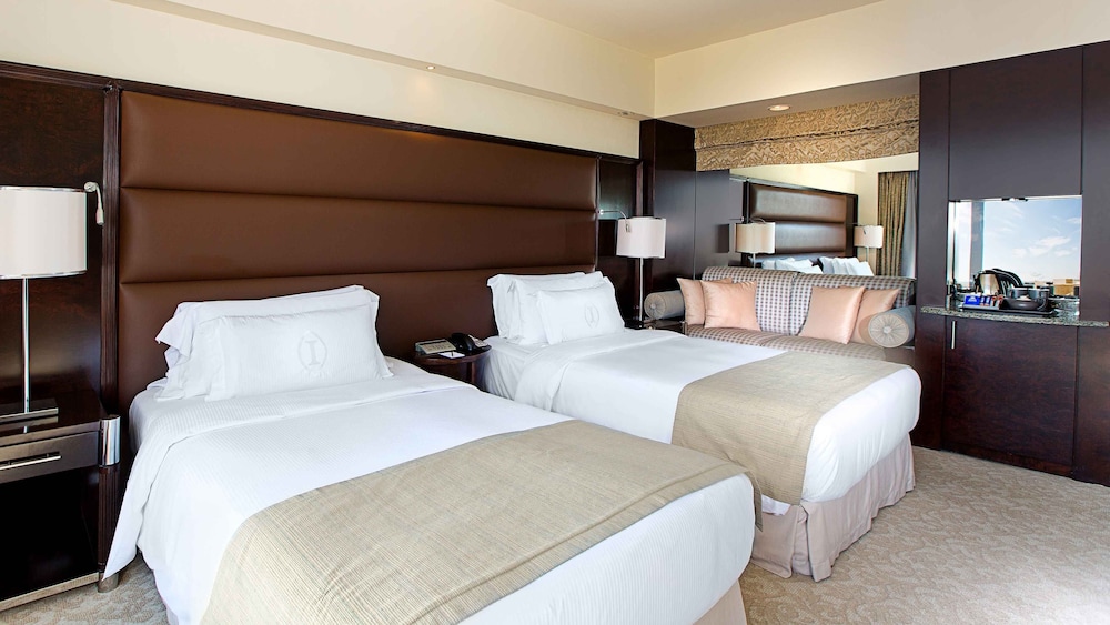 InterContinental Abu Dhabi, an IHG Hotel — снимок 18