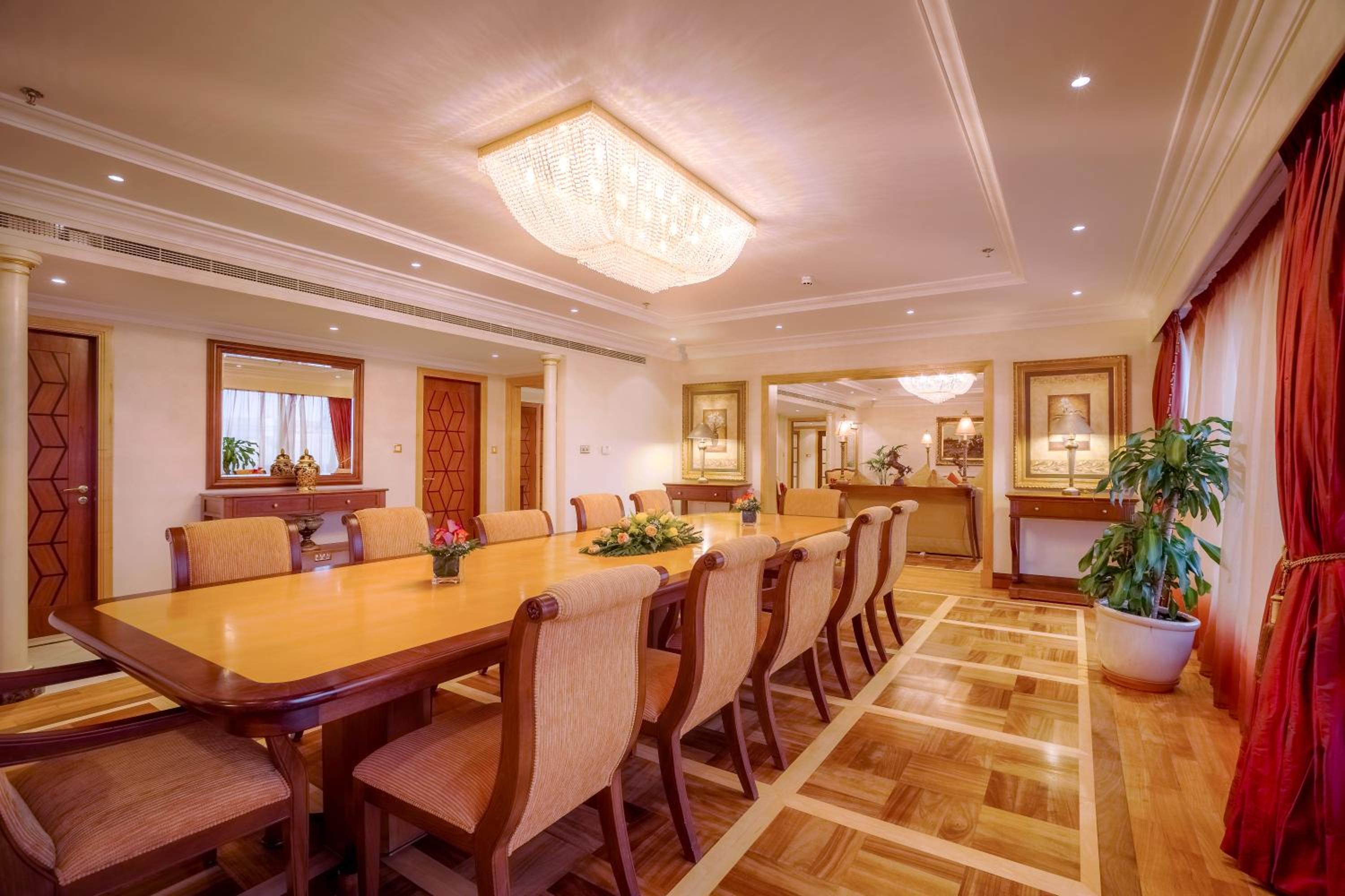 Corniche Hotel Abu Dhabi — снимок 30