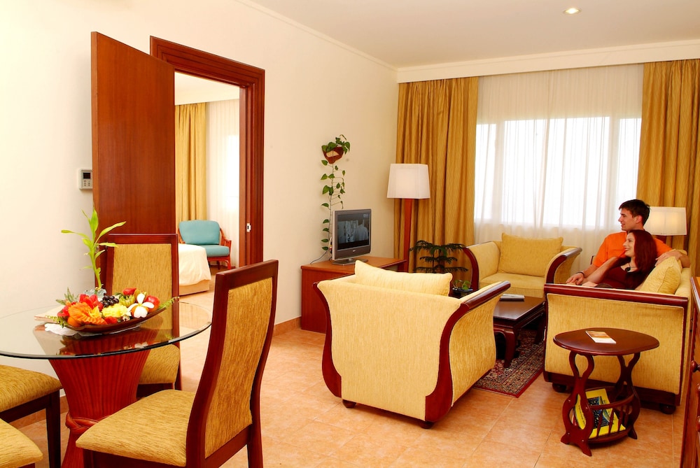 Hulhule Island Hotel — снимок 5
