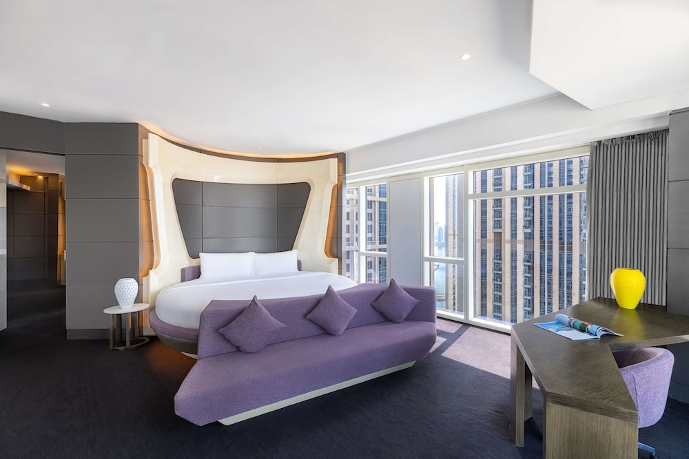 V Hotel Dubai, Curio Collection by Hilton — снимок 16