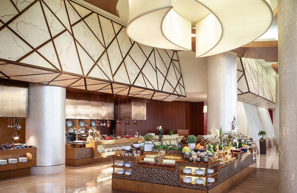 Swissotel Al Ghurair — снимок 15