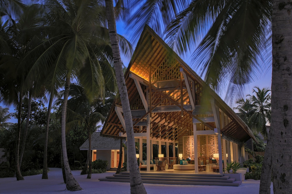 Emerald Faarufushi Resort & Spa — снимок 5
