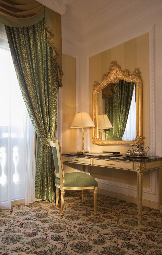 Royal Rose Hotel — снимок 22