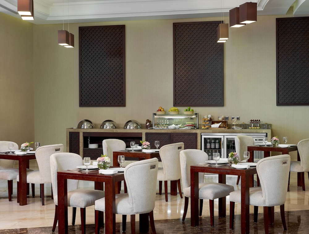 Crowne Plaza Doha West Bay, an IHG Hotel — снимок 19