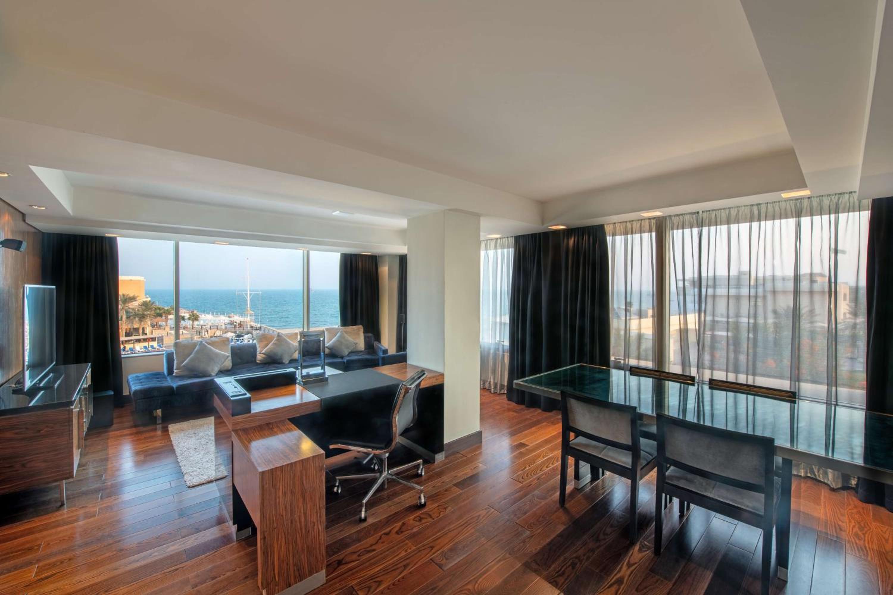 Radisson Blu Hotel, Kuwait — снимок 16