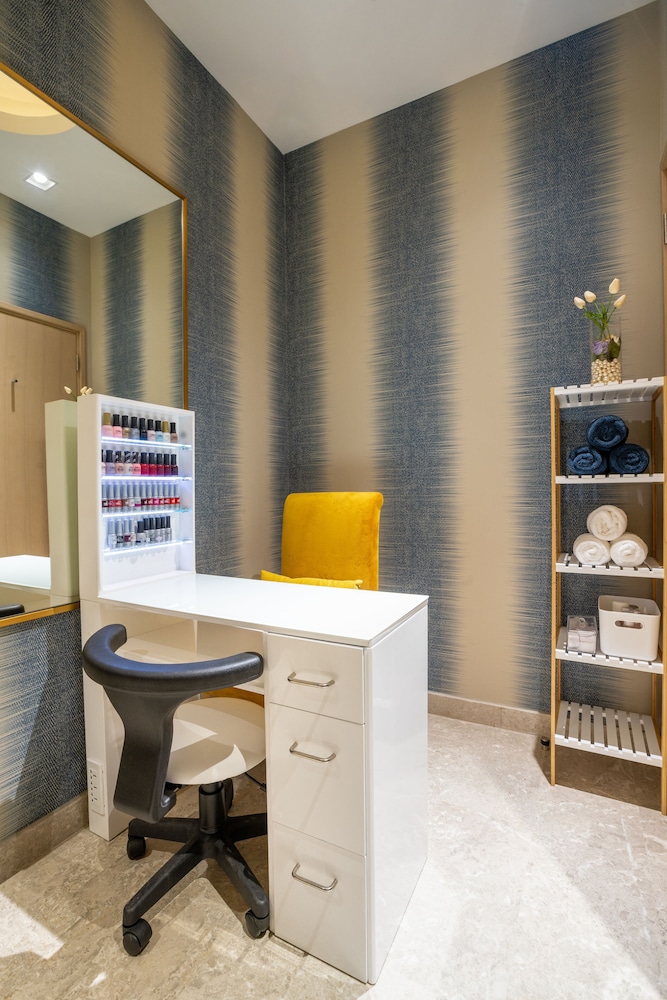 Avani Muscat Hotel & Suites — снимок 7
