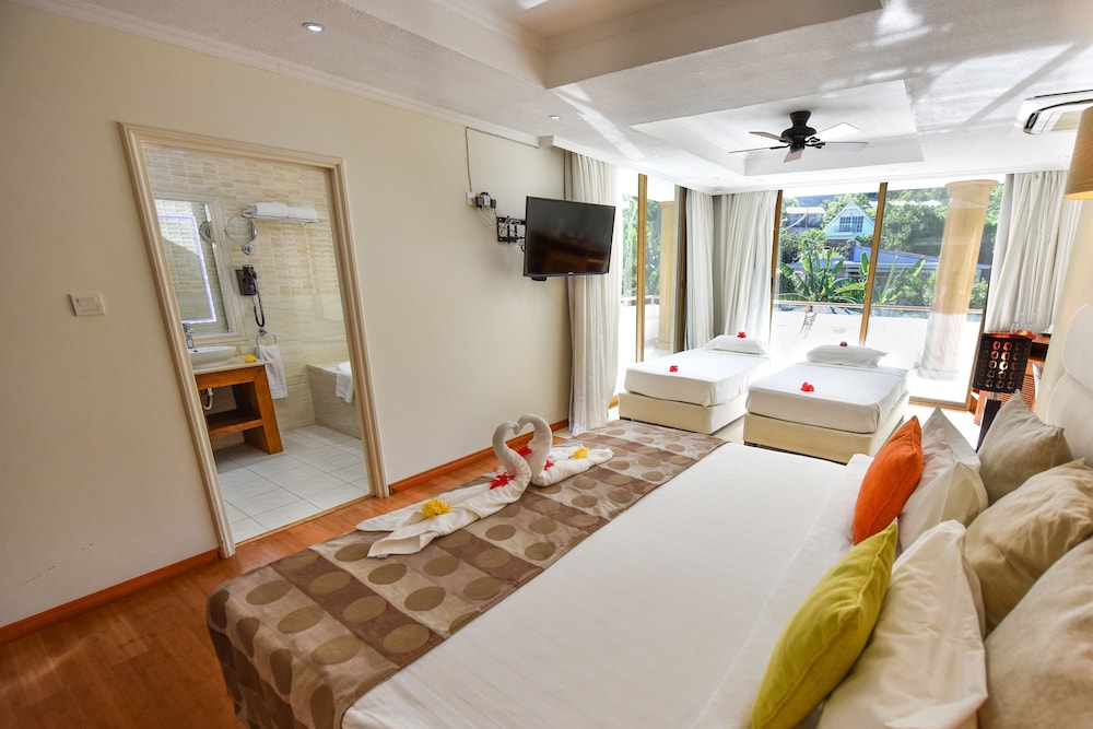 Crown Beach Hotel — снимок 25