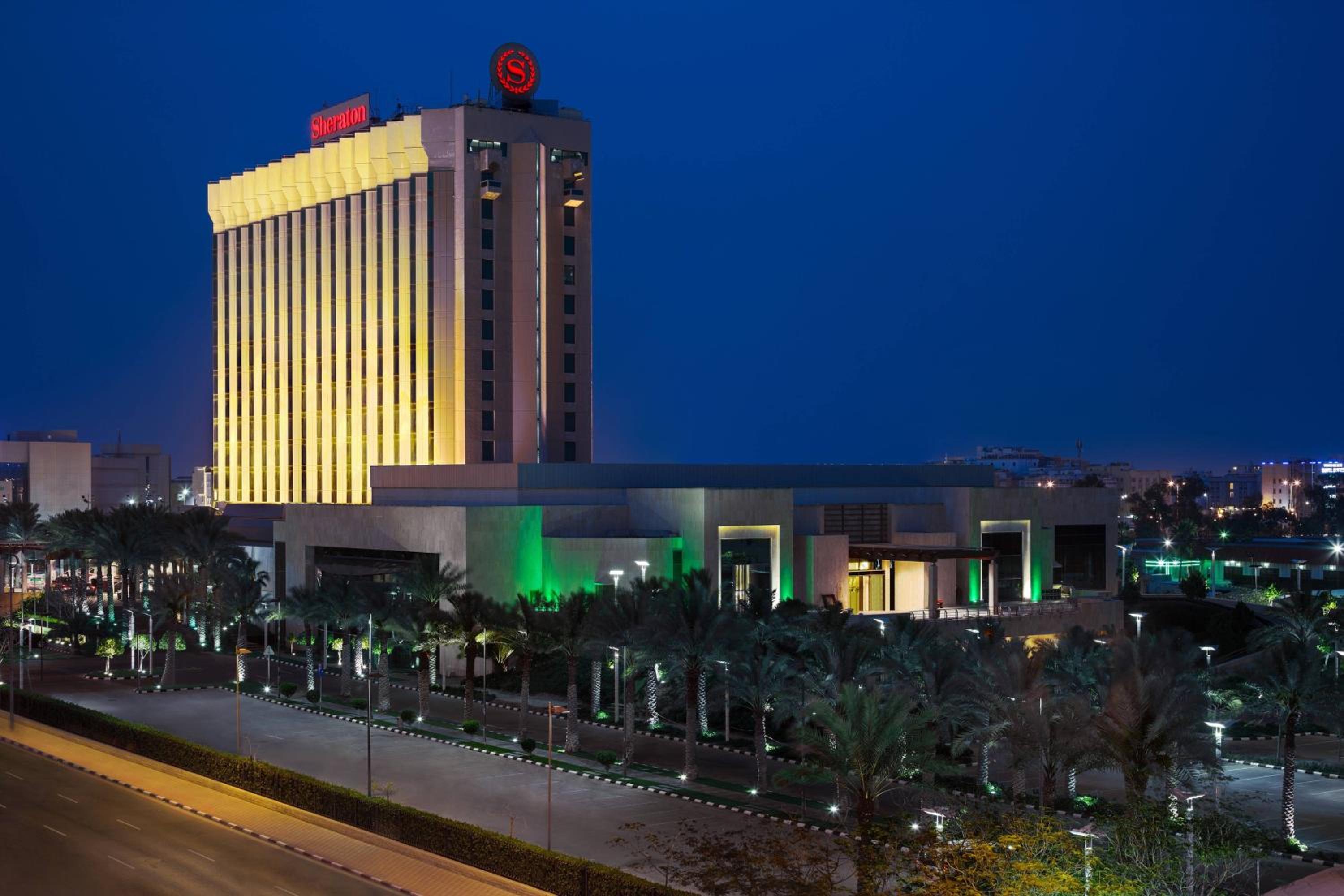 Sheraton Dammam Hotel & Convention Centre — вид курорта