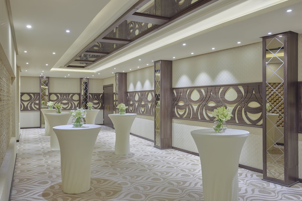 Crowne Plaza Riyadh Palace, an IHG Hotel — снимок 28