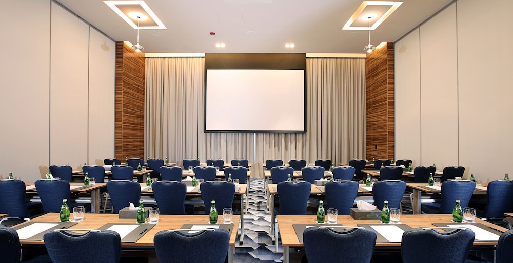 Grand Cosmopolitan Hotel — снимок 7