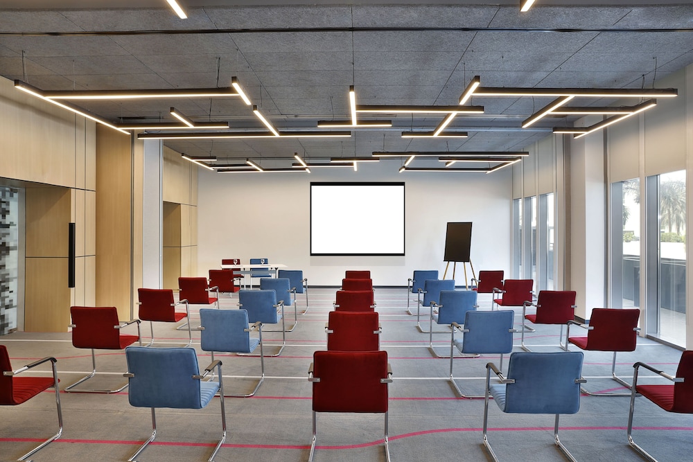 Aloft Dubai Airport, a Marriott Hotel — снимок 6
