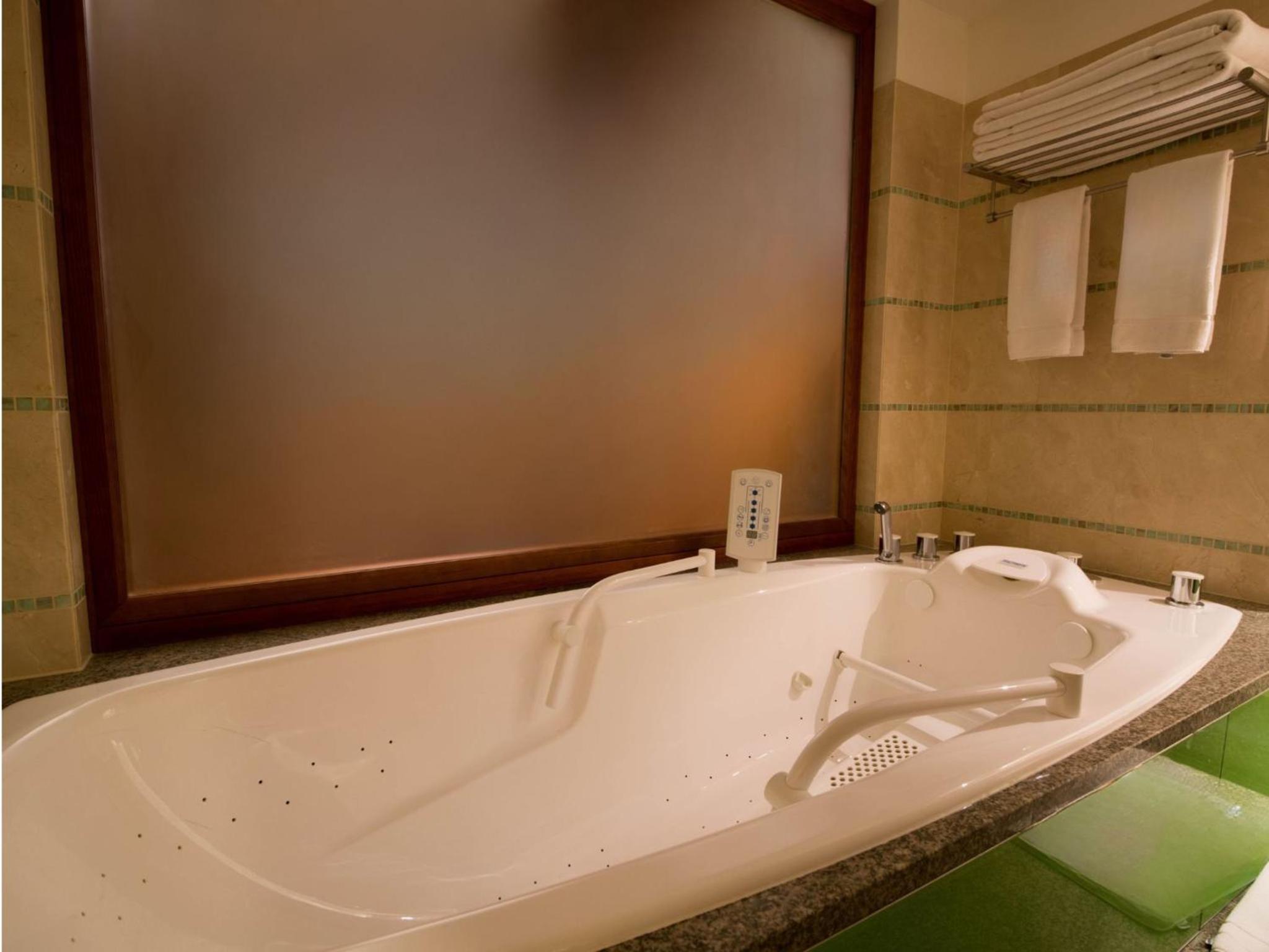 Holiday Inn Kuwait Al Thuraya City, an IHG Hotel — снимок 21