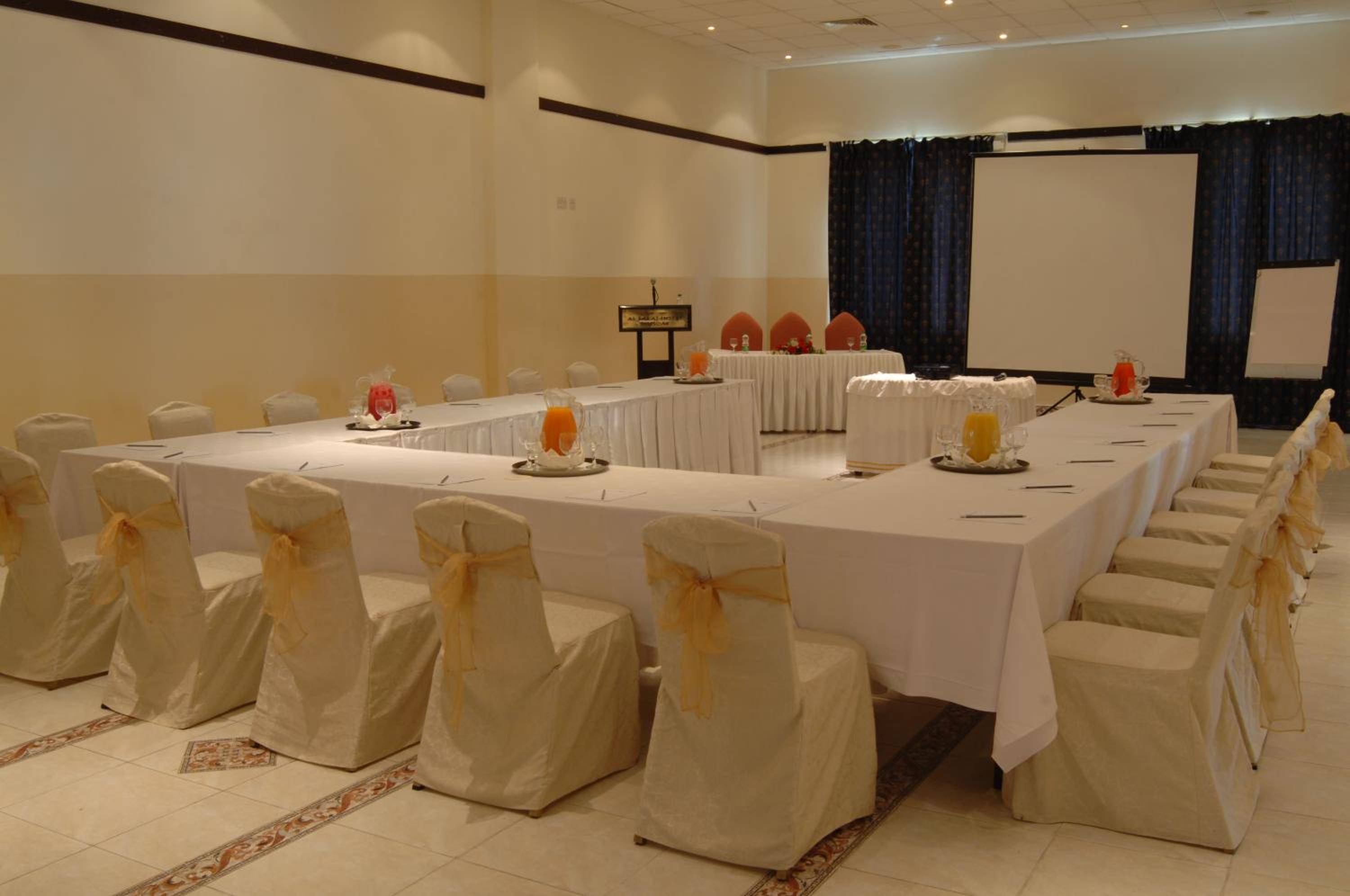 Al Falaj Hotel — снимок 6