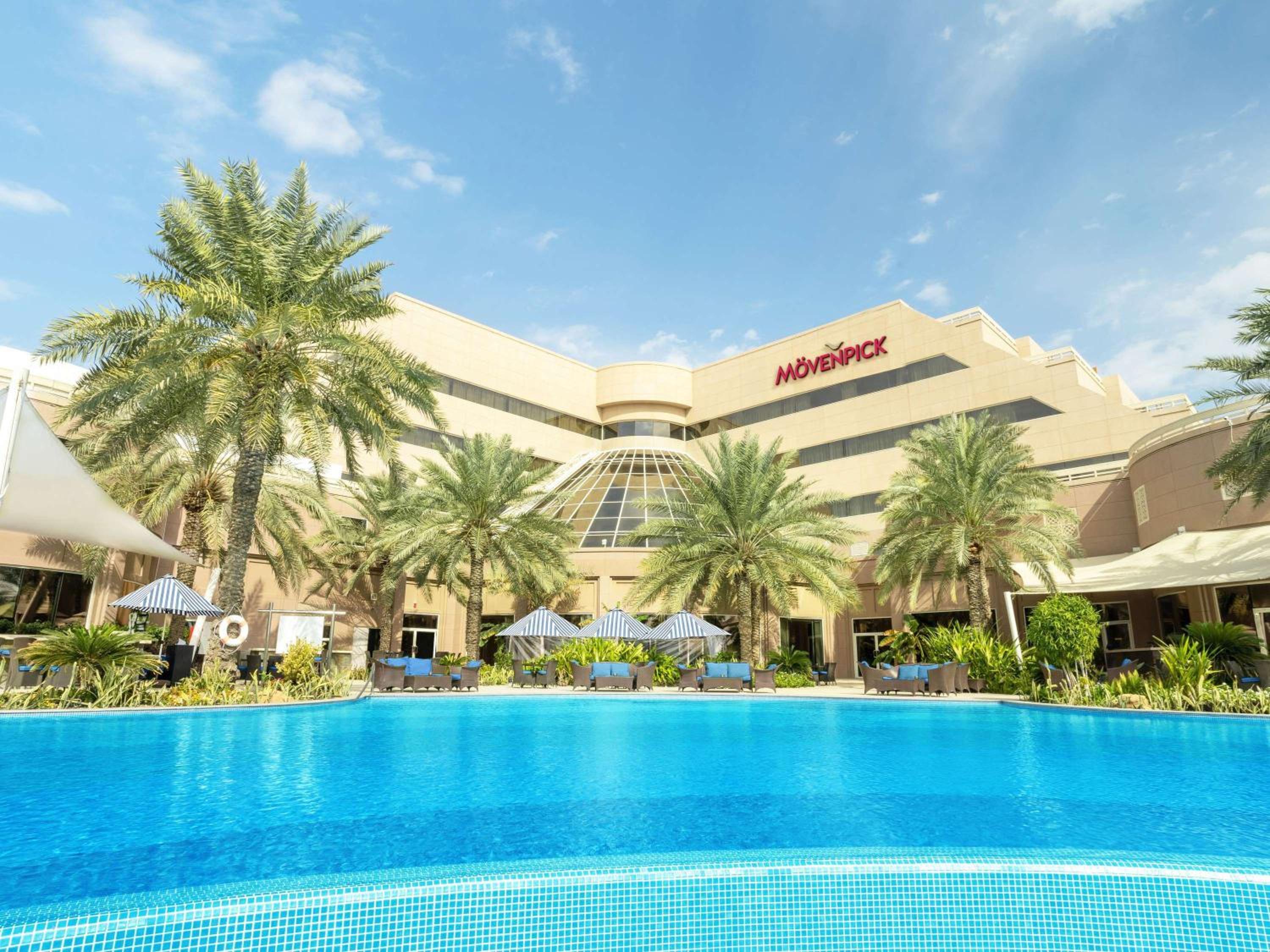 Mövenpick Hotel Bahrain — вид курорта