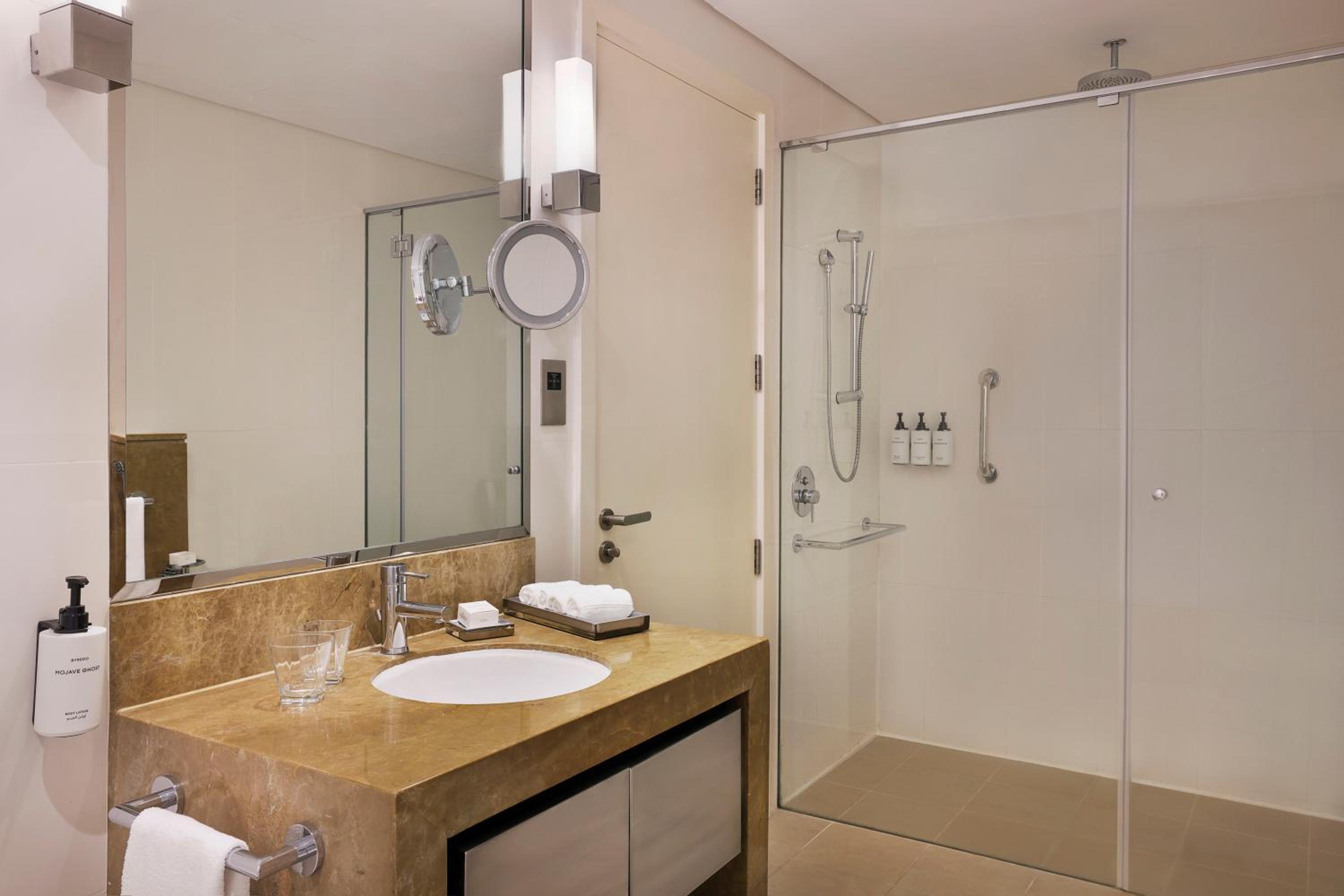 Conrad Abu Dhabi Etihad Towers — снимок 30