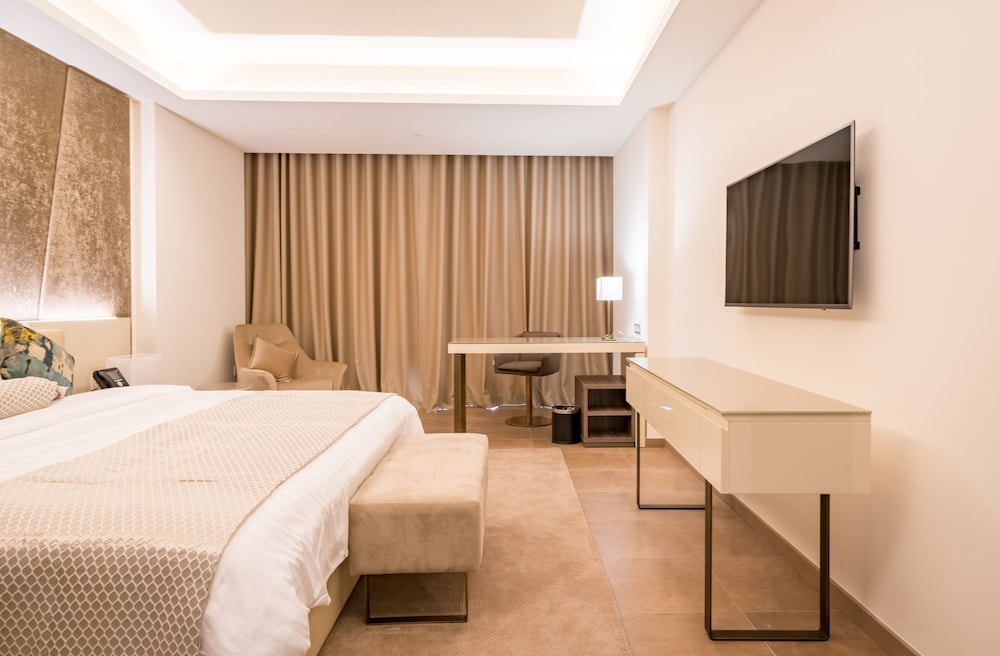 The Grove Hotel & Conference Centre — снимок 29