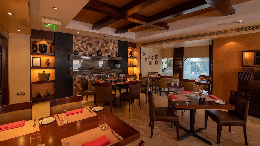 Crowne Plaza Abu Dhabi, an IHG Hotel — снимок 8