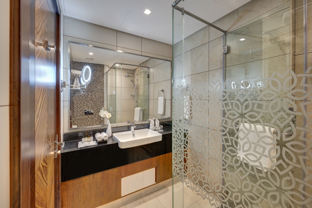 Royal Continental Suites — снимок 27